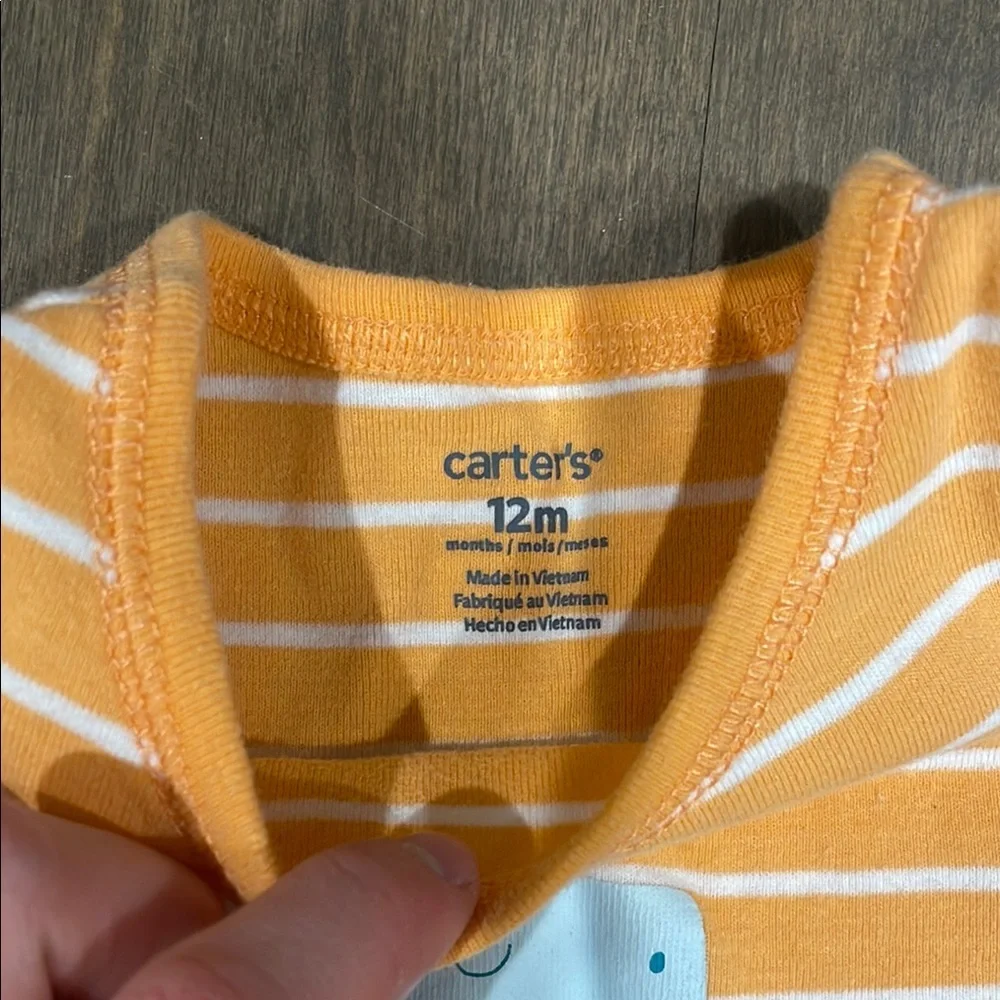 12M Carters 2Pc Onesie excellent condition